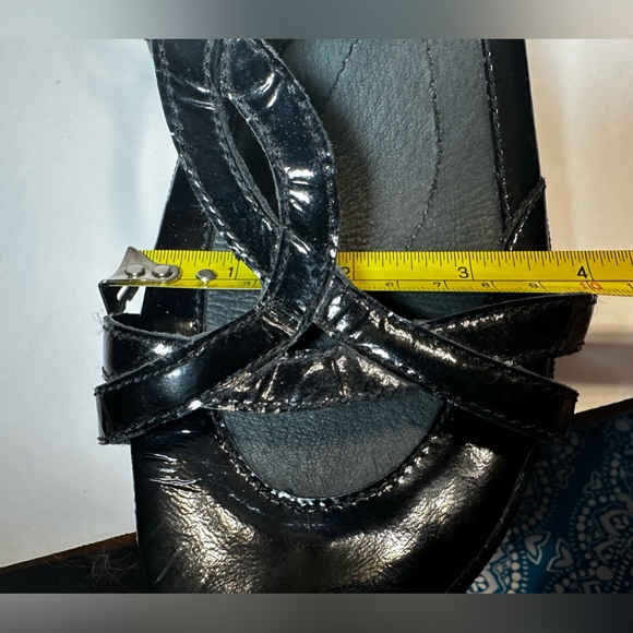 EUC Sz 42 10 $110 Born Patent Leather Slingback Wedge Sandals - Picture 12 of 13